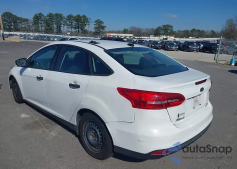 2016 Ford Focus S z USA, uszkodzony, nr VIN 1FADP3E23GL356692